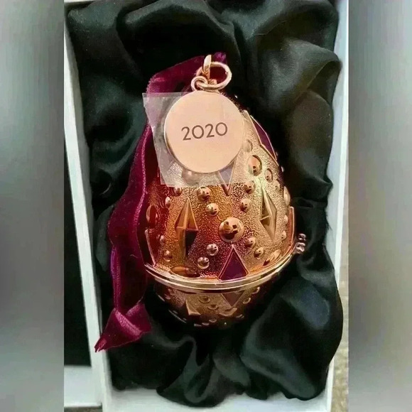 Brand New  Pandora 2020 Limited Edition Holiday Ornament - Picture 5 of 8